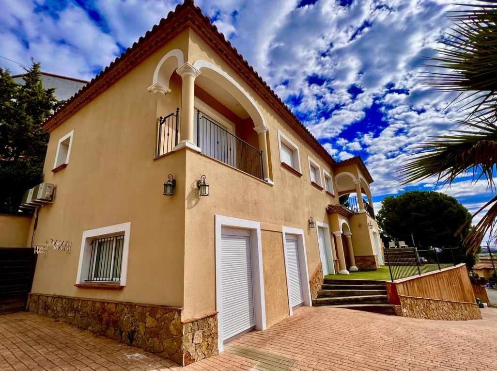 カロンジェ Casa Mas Ambros Con Piscina Desbordanteヴィラ エクステリア 写真