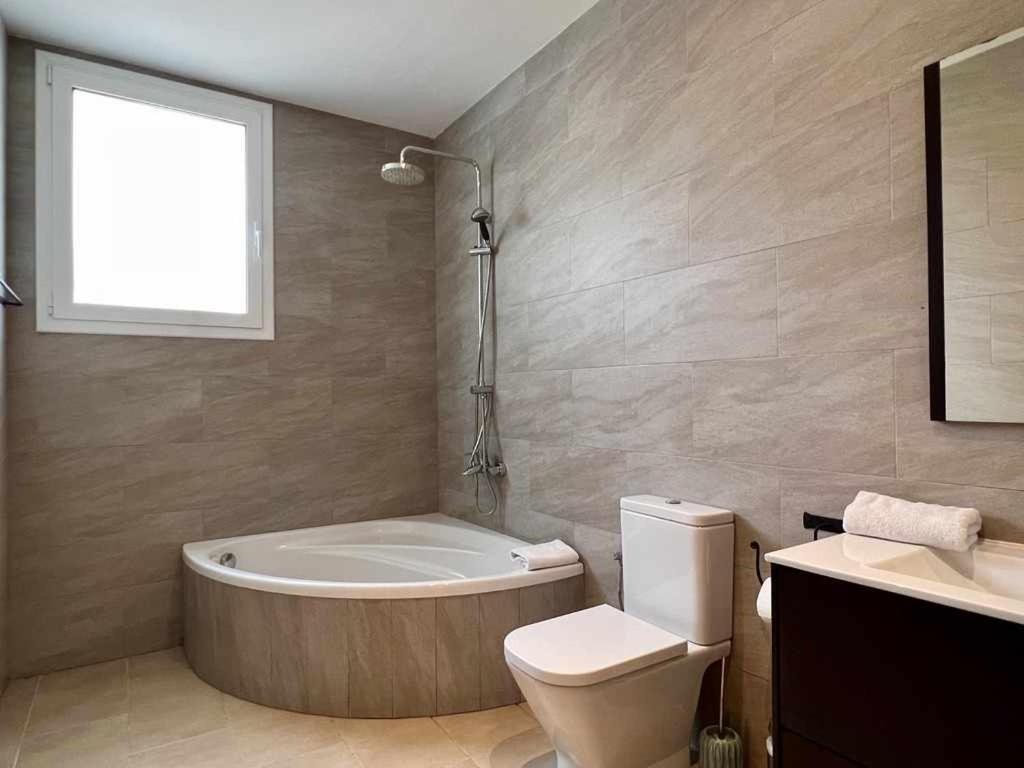 カロンジェ Casa Mas Ambros Con Piscina Desbordanteヴィラ エクステリア 写真