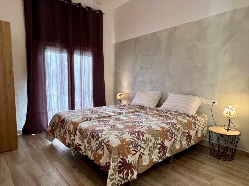 カロンジェ Casa Mas Ambros Con Piscina Desbordanteヴィラ エクステリア 写真